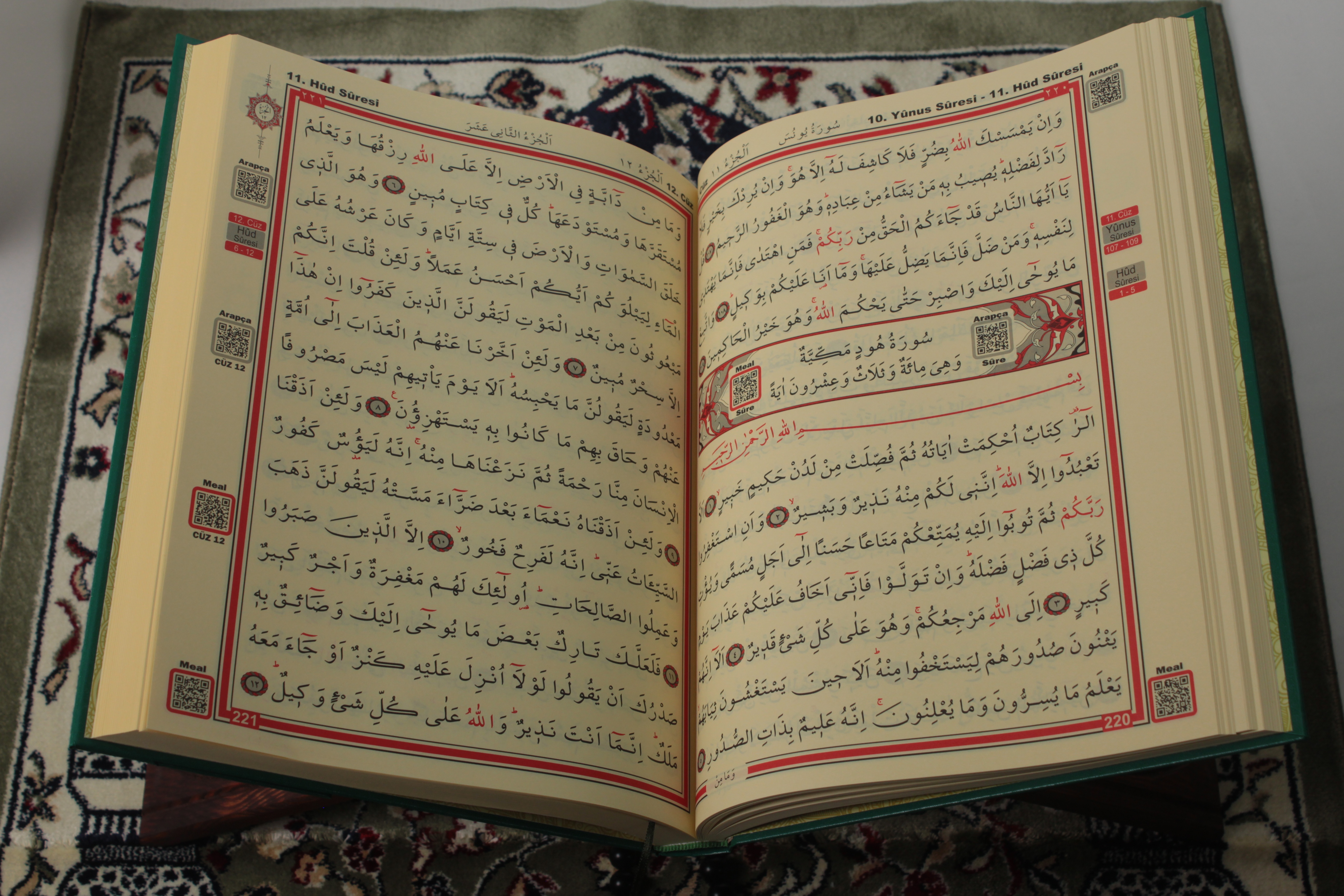 Yeşil Cami Boy Kur'an-ı Kerim – Lüks Termoteri Ciltli, Bilgisayar Hatlı, Çok İri Puntolu ve Özel Kenar Yaldızlı Şerif