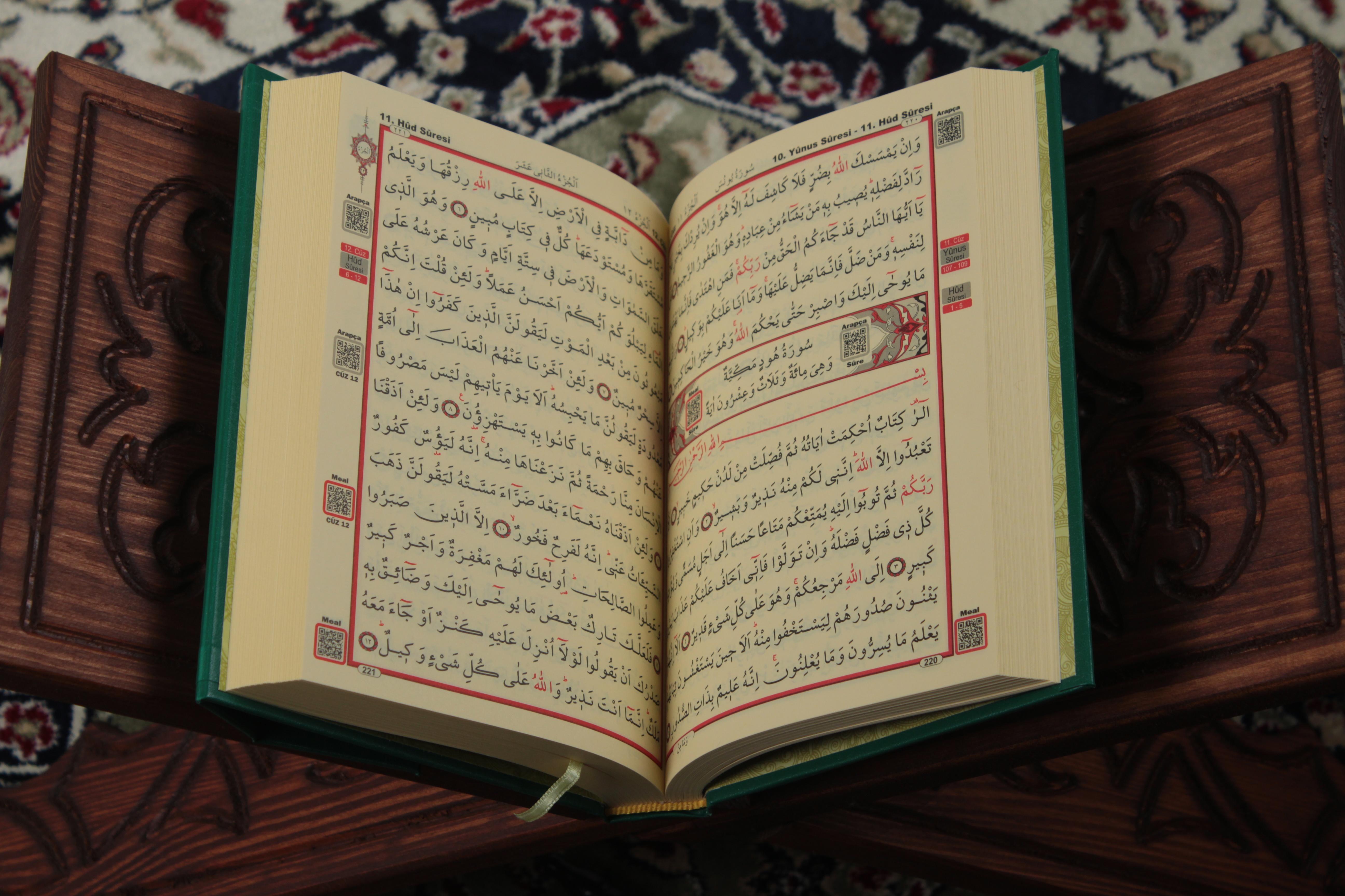 Yeşil Hafız Boy Kur'an-ı Kerim – Lüks Termoteri (Deri Görünümlü) Cilt, Özel Kenar Yaldızlı İbadet Rehberi