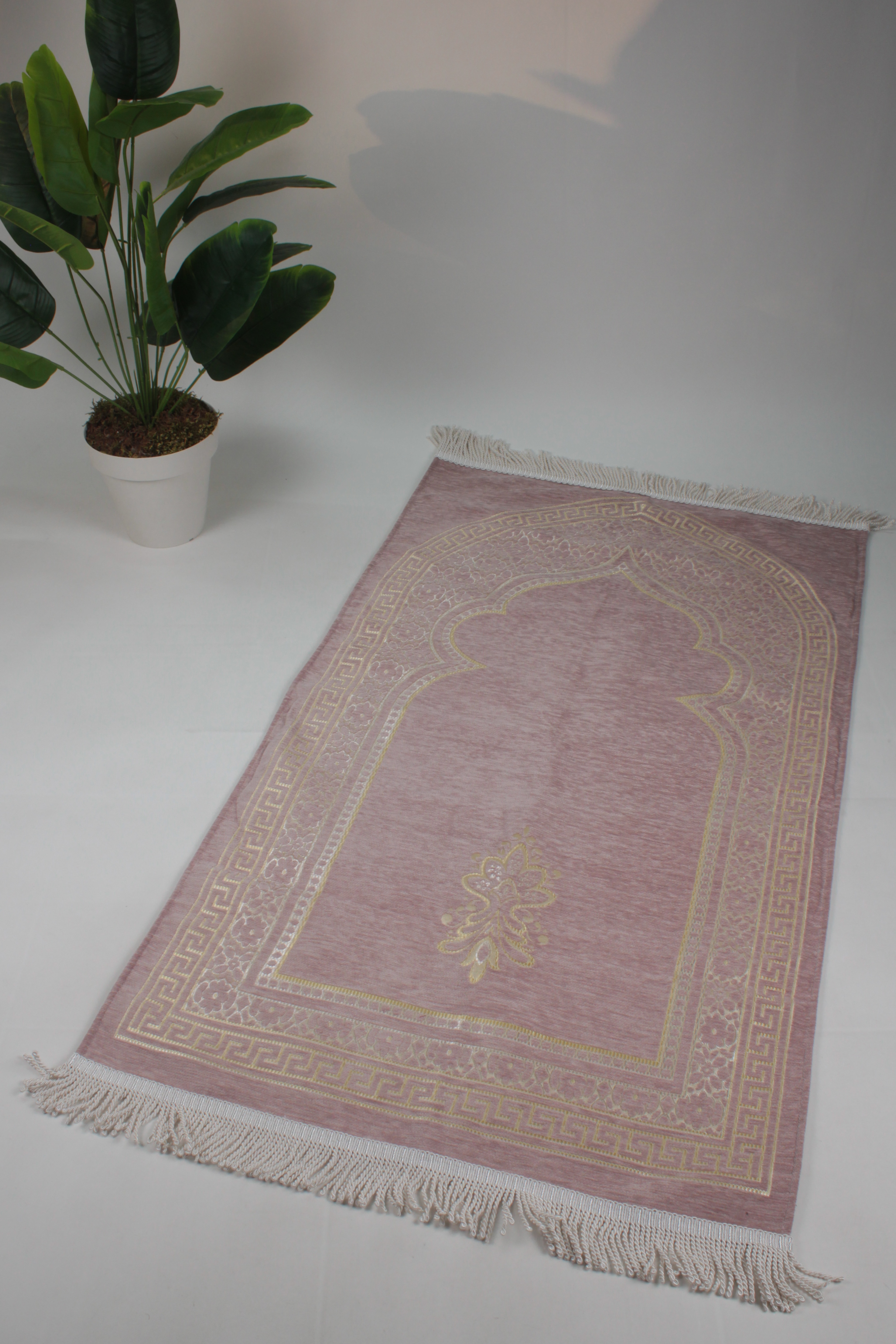 Pembe Astarlı Sırma Seccade – 1. Sınıf İşçilik, Jakarlı Dokuma, Özel Saçaklı ve Lüks Çeyizlik/Hediyelik Namazlık